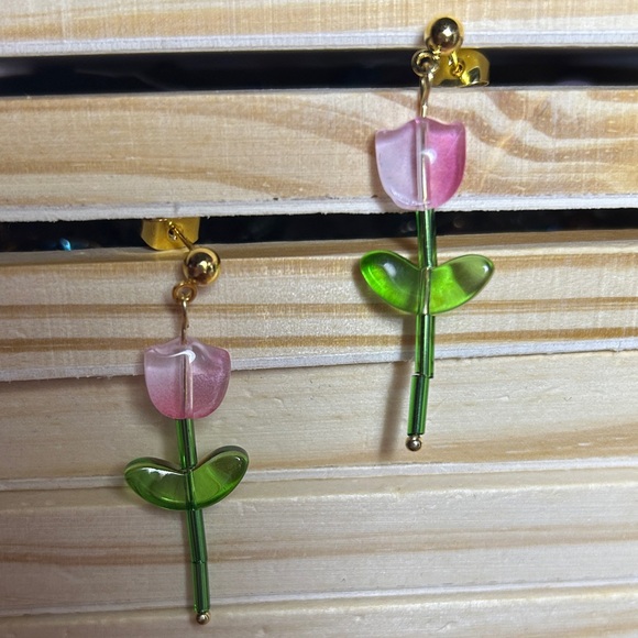 3/$25 Pink Tulip Drop Earrings - Picture 4 of 4